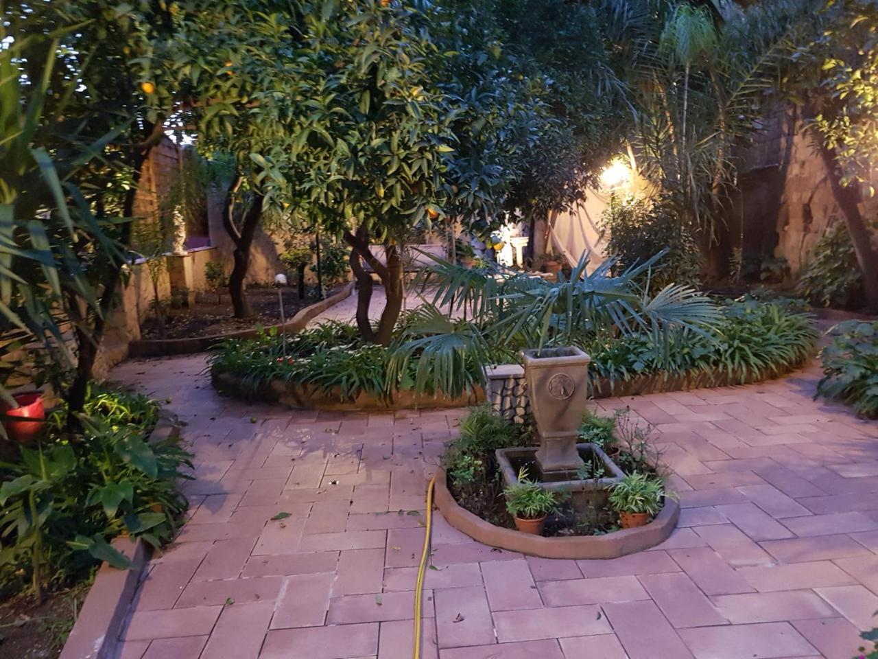 Il Giardino Di Daphne Bed & Breakfast Napoli Eksteriør bilde